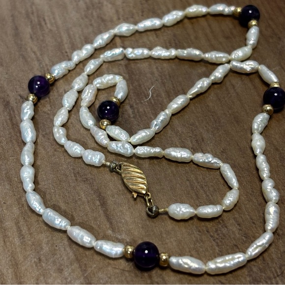 Dainty freshwater rice pearls with tiny amethyst beads necklace - Picture 1 of 6